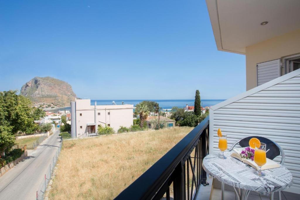 Malvasia Corner Studios - Ex Romeo'S House Монемвазия Экстерьер фото